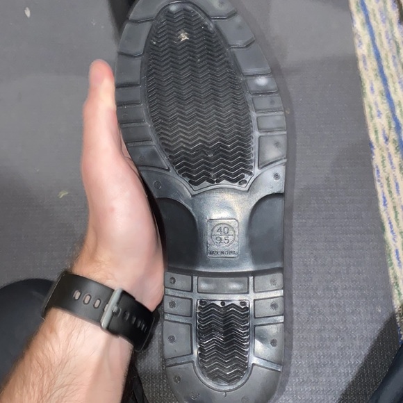 Woman’s Like New Rainboots with Elastic Slip on Sides - Picture 5 of 6